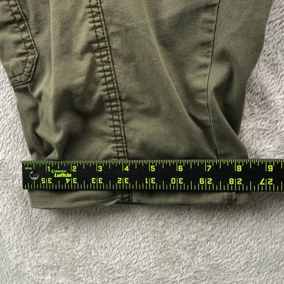 Lee Women Cargo Shorts Size 14 Medium Utility Relaxed Fit Outdoors Cropped Green - Picture 8 of 16